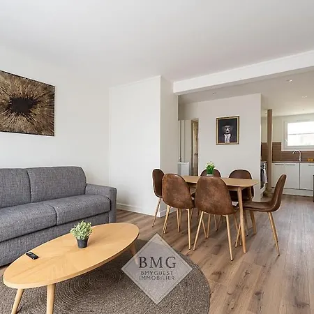 Apartment Disneyland *
